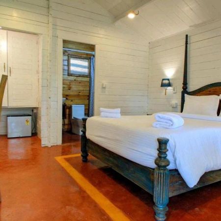 Lotus Feet Beach Resort Morjim Εξωτερικό φωτογραφία