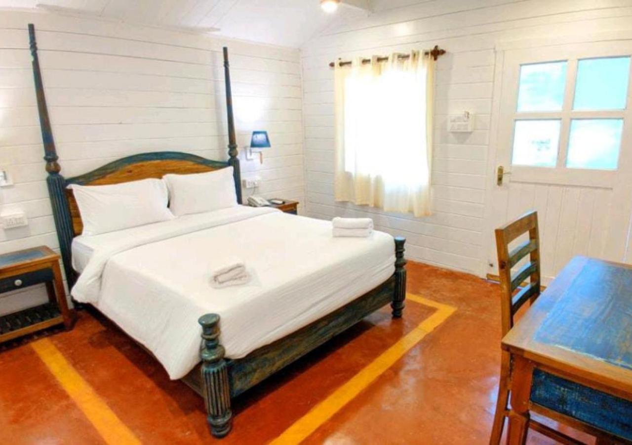 Lotus Feet Beach Resort Morjim Εξωτερικό φωτογραφία